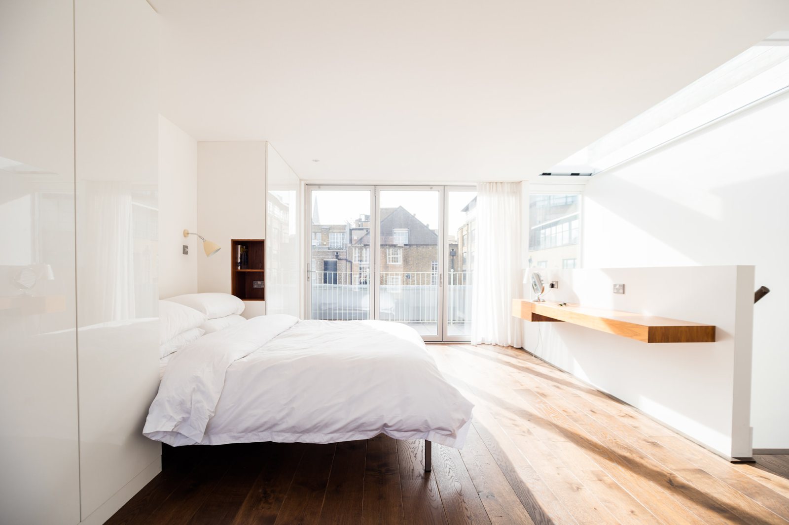 Bedroom Home Of Artist Michael Landy By Marta Nowicka And Co 15